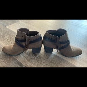 Indigo Road brown booties